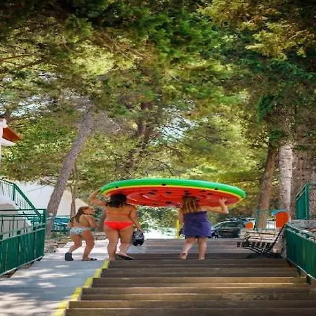 Lumbarda Resort Apartments דירה
