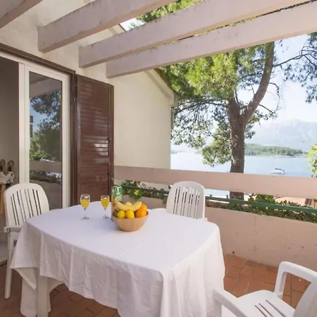 Lumbarda Resort Apartments דירה לומבארדה