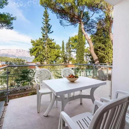 Lumbarda Resort Apartments شقة