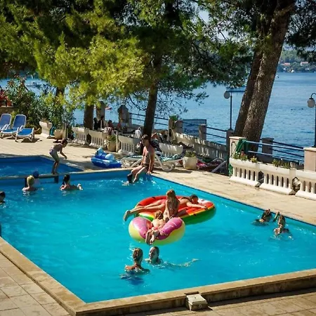 Lumbarda Resort Apartments